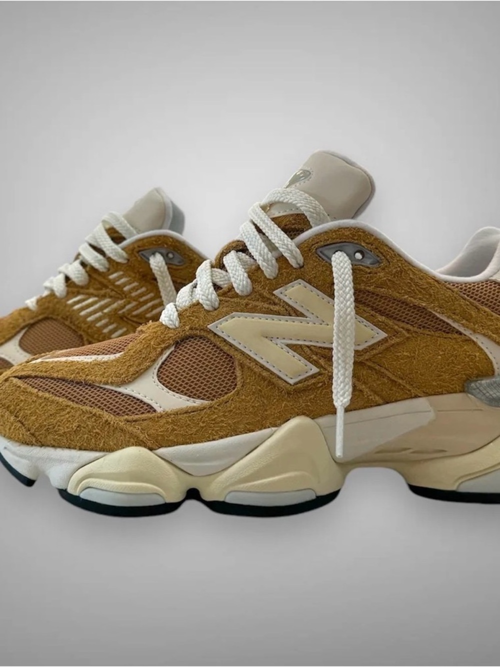 New Balance Men’s Brown Suede Mesh Chunky Sneakers